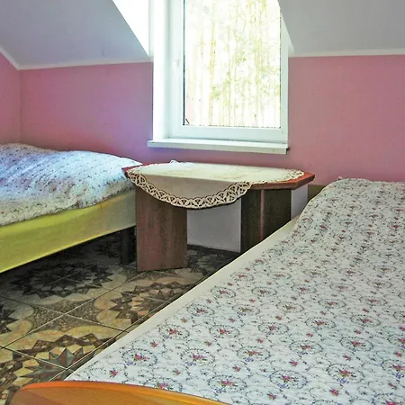 6 Bedroom Stunning In Solec Wlkp, Holiday home *