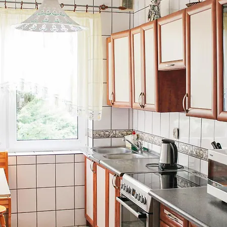 6 Bedroom Stunning In Solec Wlkp, Dom wakacyjny